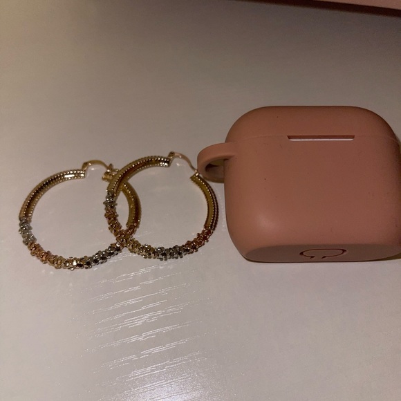 Tri color gold plated hoop earrings - Picture 4 of 4